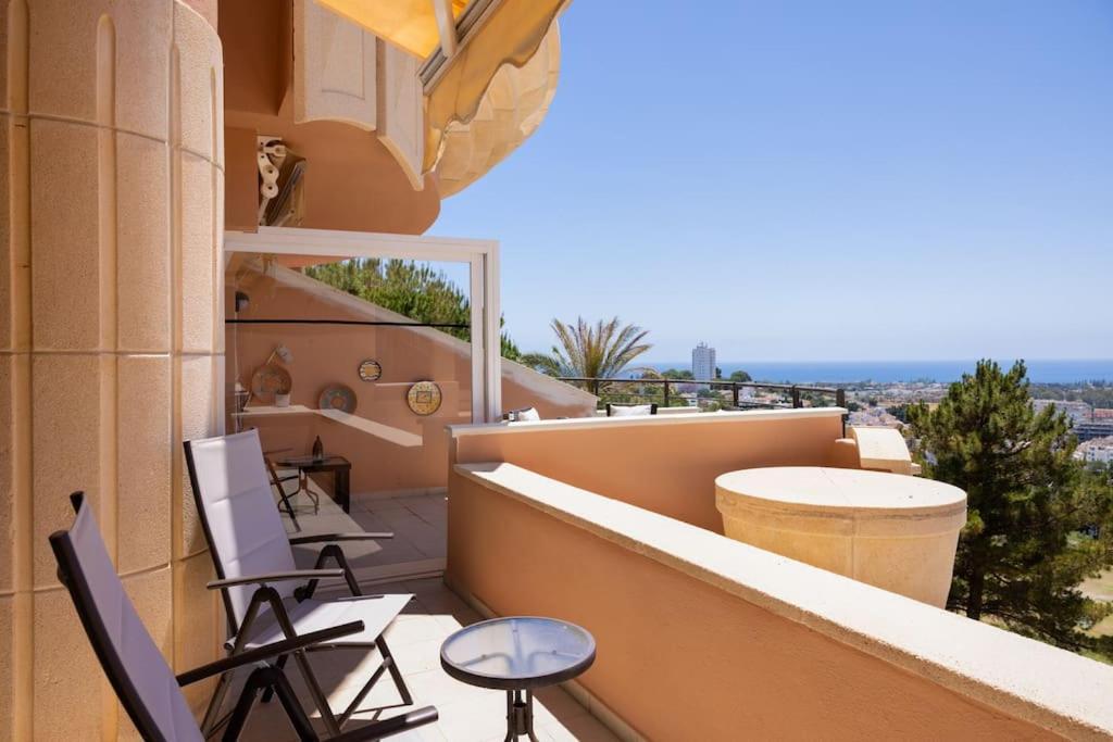 2 Bed In Magna With Sea Views Marbella